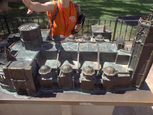 A scale model of the Catedral de Val&egrave;ncia.